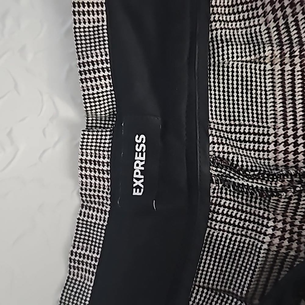Express pants - Picture 3 of 5